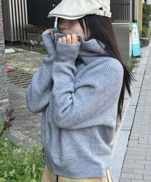 ハイネックニットセーター