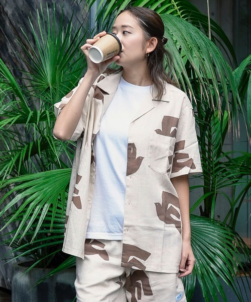 BANKS(バンクス)の「SS SHIRT/BANKS JOURNAL(バンクスジャーナル)総柄半袖Tシャツ(シャツ/ブラウス・メンズ・ベージュ・LARGE/MEDIUM/X-LARGE)」の5枚目の写真