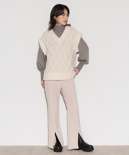 GALLEST（ギャレスト）の「◆ケーブルニットベスト（ベスト・レディース・チャコールグレー/アイボリー/ライトオレンジ系・38）」の4枚目の写真