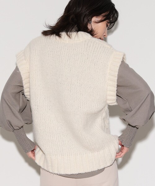 GALLEST（ギャレスト）の「◆ケーブルニットベスト（ベスト・レディース・チャコールグレー/アイボリー/ライトオレンジ系・38）」の8枚目の写真