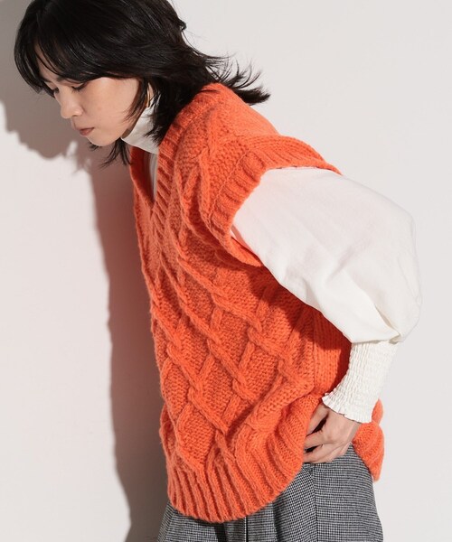 GALLEST（ギャレスト）の「◆ケーブルニットベスト（ベスト・レディース・チャコールグレー/アイボリー/ライトオレンジ系・38）」の16枚目の写真