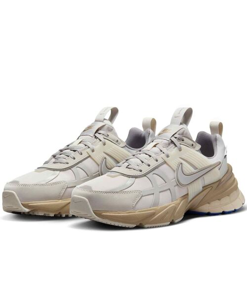 美品✨NIKE ナイキ　V2Kラン　スニーカー　防水　ゴアテックス　23.5 国内即発【NIKE】V2K ラン GORE-TEX wmns 防水スニーカー 撥水