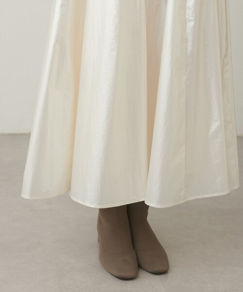 natural couture（ナチュラルクチュール）の「【大人ナチュ】ウエストシャーリングシャイニースカート（スカート・レディース・ベージュ/オフホワイト・MEDIUM/LARGE）」の16枚目の写真