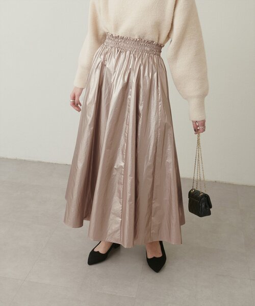 natural couture（ナチュラルクチュール）の「【大人ナチュ】ウエストシャーリングシャイニースカート（スカート・レディース・ベージュ/オフホワイト・MEDIUM/LARGE）」の13枚目の写真