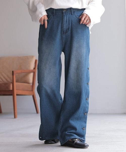 HUG.U(ハグユー)の「サイドボタンワイドデニムパンツ(デニムパンツ・レディース・ブルー系/ブラック系・M/L)」の10枚目の写真