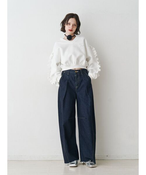 jouetie（ジュエティ）の「ラインストーンフリルプルオーバー/スウェットトレーナー（スウェット・レディース・グレー/オフホワイト/ブラック・MEDIUM）」の4枚目の写真