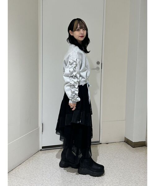 jouetie（ジュエティ）の「ラインストーンフリルプルオーバー/スウェットトレーナー（スウェット・レディース・グレー/オフホワイト/ブラック・MEDIUM）」の20枚目の写真