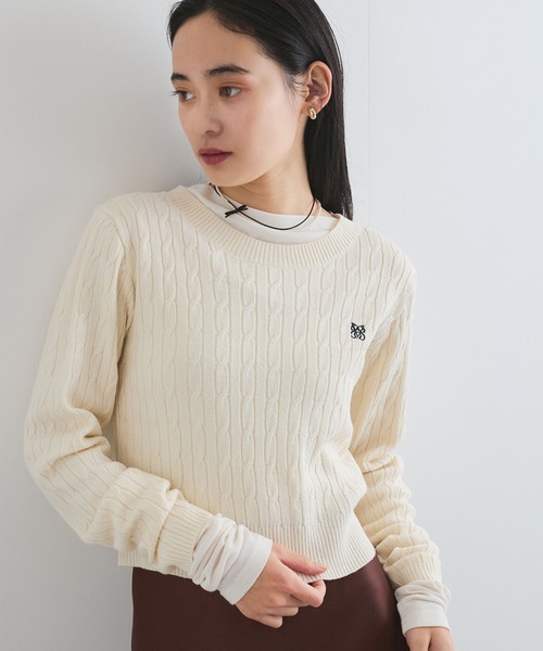 VIS（ビス）の「ワンポイント胸刺繍ケーブルニットプルオーバー（ニット/セーター・レディース・グレー/レッド/キナリ/サックスブルー・FREE）」の9枚目の写真