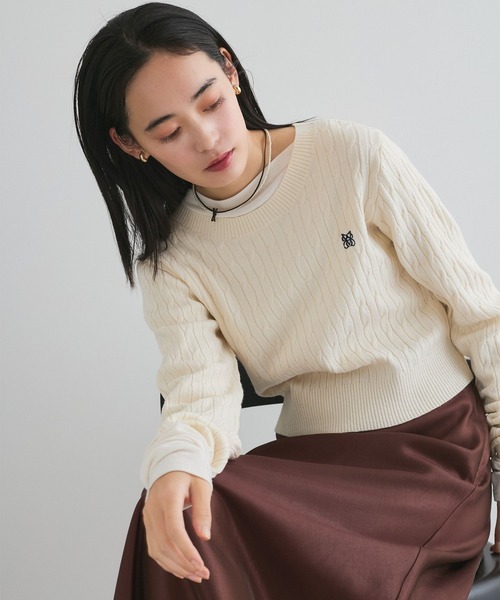 VIS（ビス）の「ワンポイント胸刺繍ケーブルニットプルオーバー（ニット/セーター・レディース・グレー/レッド/キナリ/サックスブルー・FREE）」の10枚目の写真