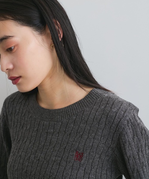 VIS（ビス）の「ワンポイント胸刺繍ケーブルニットプルオーバー（ニット/セーター・レディース・グレー/レッド/キナリ/サックスブルー・FREE）」の14枚目の写真
