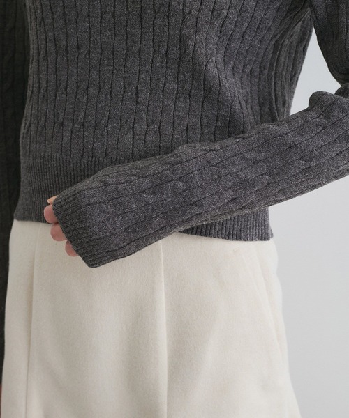 VIS（ビス）の「ワンポイント胸刺繍ケーブルニットプルオーバー（ニット/セーター・レディース・グレー/レッド/キナリ/サックスブルー・FREE）」の22枚目の写真