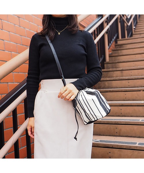 LES TOILES DU SOLEIL(レトワールデュソレイユ)の「boule bag(ブール バッグ)(ショルダーバッグ・レディース・ブラック系その他/マルチ/ブラック系その他2・フリー)」の9枚目の写真