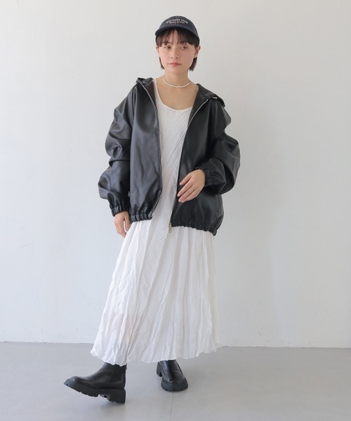 HER CLOSET（ハークローゼット）の「【shemoshelly】クリンクルロングワンピース（ワンピース・レディース・ブラック/ホワイト/グリーン/レッド/カーキ・M）」の18枚目の写真
