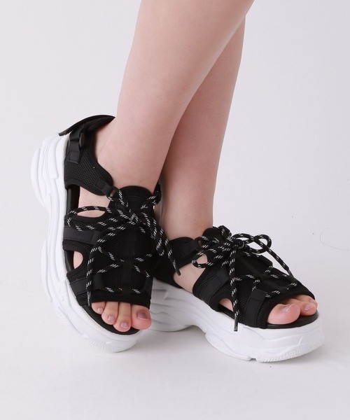 repipi armario(レピピ アルマリオ)の「NEOスピンドルサンダル(サンダル・キッズ・ブラック×ホワイト/ブラック/ホワイト・LARGE/MEDIUM/SMALL)」の3枚目の写真