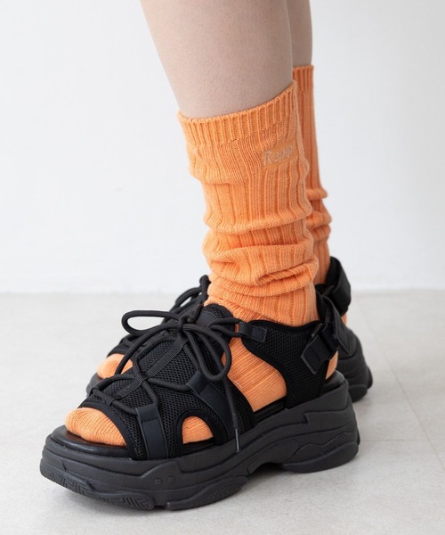 repipi armario(レピピ アルマリオ)の「NEOスピンドルサンダル(サンダル・キッズ・ブラック×ホワイト/ブラック/ホワイト・LARGE/MEDIUM/SMALL)」の2枚目の写真