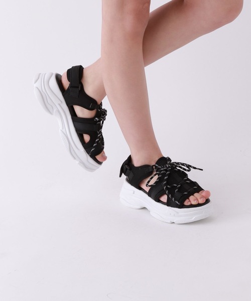 repipi armario(レピピ アルマリオ)の「NEOスピンドルサンダル(サンダル・キッズ・ブラック×ホワイト/ブラック/ホワイト・LARGE/MEDIUM/SMALL)」の11枚目の写真
