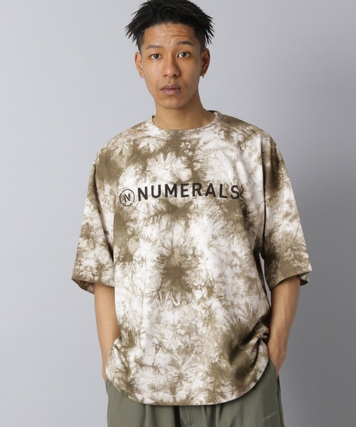 NUMERALS（ヌメラルズ）の「【NUMERALS】タイダイロゴTEE（Tシャツ/カットソー・メンズ・ブラック/カーキ・MEDIUM/LARGE）」の2枚目の写真
