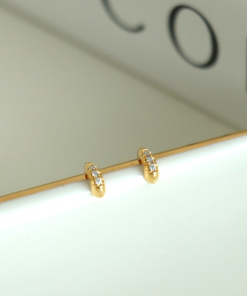 Three Four Time(スリーフォータイム)の「ミニフープキュービックK18ポストピアス(ピアス(両耳用)・レディース・ゴールド/シルバー・FREE)」の2枚目の写真