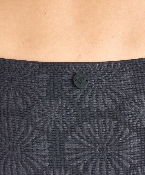 ROXY(ロキシー)の「JILL EMBOSSED/ロキシーデイジー柄ビキニ(水着)(水着・レディース・ホワイト/ブラウン/ブラック・SMALL/MEDIUM/LARGE)」の16枚目の写真