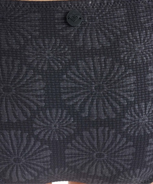 ROXY(ロキシー)の「JILL EMBOSSED/ロキシーデイジー柄ビキニ(水着)(水着・レディース・ホワイト/ブラウン/ブラック・SMALL/MEDIUM/LARGE)」の17枚目の写真