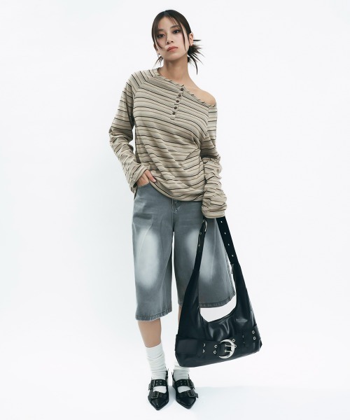 Clum(クルム)の「Vintage like wide denim shorts / ヴィンテージライクワイドデニムハーフパンツ(デニムパンツ・レディース・ブラック/ライトブルー/グレー/ブルー/ダークブルー・MEDIUM/SMALL)」の12枚目の写真