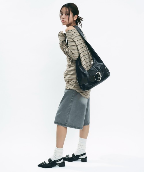 Clum(クルム)の「Vintage like wide denim shorts / ヴィンテージライクワイドデニムハーフパンツ(デニムパンツ・レディース・ブラック/ライトブルー/グレー/ブルー/ダークブルー・MEDIUM/SMALL)」の14枚目の写真