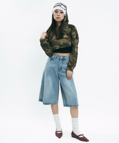 Clum(クルム)の「Vintage like wide denim shorts / ヴィンテージライクワイドデニムハーフパンツ(デニムパンツ・レディース・ブラック/ライトブルー/グレー/ブルー/ダークブルー・MEDIUM/SMALL)」の22枚目の写真