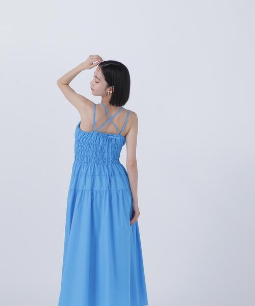 NATURAL BEAUTY BASIC(ナチュラルビューティーベーシック)の「◇【BLANC】シャーリングフレアキャミワンピース(ワンピース・レディース・ダークブルー/ブラック・MEDIUM/P/S)」の2枚目の写真