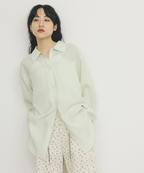 KBF（ケイビーエフ）の「シアーロングシャツ（シャツ/ブラウス・レディース・ブラウン/アイボリー/グリーン系その他・ONE）」の4枚目の写真