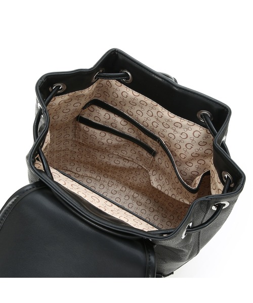 Guess（ゲス）の「SELAH Flap Backpack バックパック リュックサック（バックパック/リュック・レディース・ベージュ/ダークグレー・ONE SIZE）」の12枚目の写真