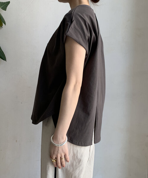 エンボスバックジップTEE（Tシャツ/カットソー）｜DouDou