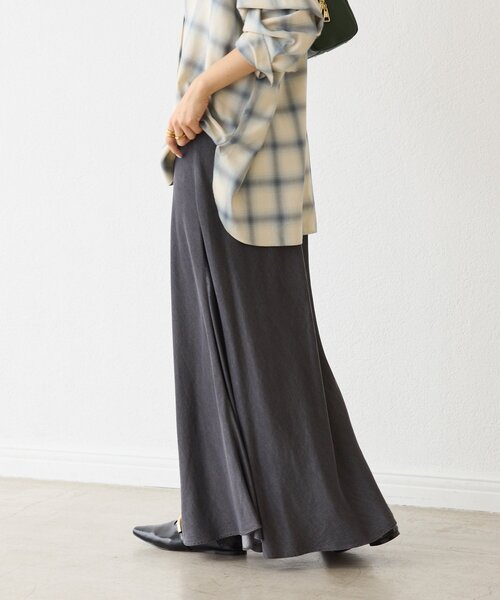 RIVE DROITE(リヴドロワ)の「【セットアップ可】ドレーピーデニムバイアススカート(スカート・レディース・サックスブルー/ブラック・36/38)」の21枚目の写真