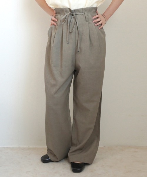 SELECT LEVERY(セレクトリベリー)の「リボン付きハイウエストタックワイドパンツ(その他パンツ・レディース・アイボリー/ライトイエロー/モカ/ブラック・X-LARGE/LARGE/MEDIUM/SMALL)」の3枚目の写真