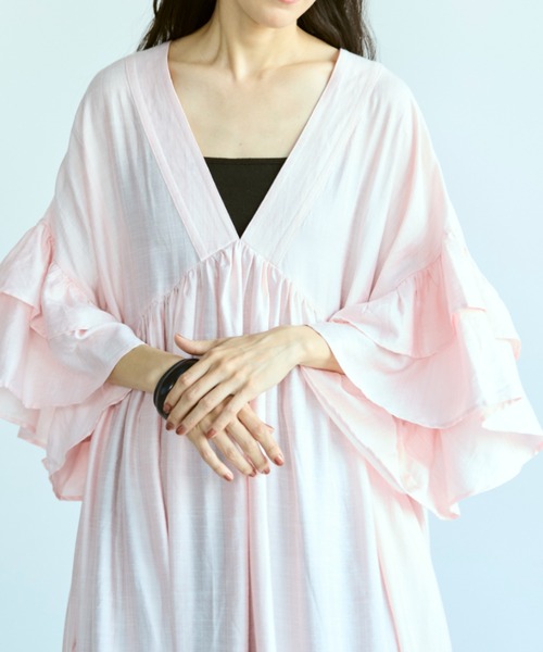 Libra Cue（リブラ キュー）の「フリルスリーブ2wayカフタンワンピース（ワンピース・レディース・ベージュ/オレンジ/ピンク/ブルー/ブラック/オリーブ/アイボリー・1/2）」の21枚目の写真