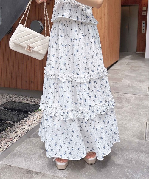 INGNI(イング)の「花柄フリルティアードスカート(セットアップ対応)(スカート・レディース・ブラック×ブルー/ホワイト×イエロー/ホワイト×ブルー・FREE)」の4枚目の写真