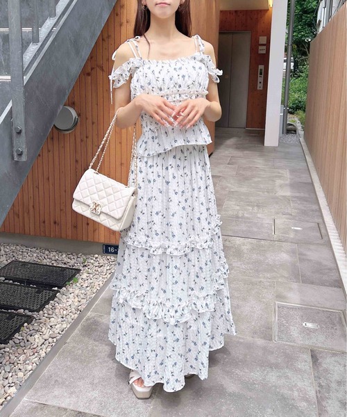 INGNI(イング)の「花柄フリルティアードスカート(セットアップ対応)(スカート・レディース・ブラック×ブルー/ホワイト×イエロー/ホワイト×ブルー・FREE)」の5枚目の写真