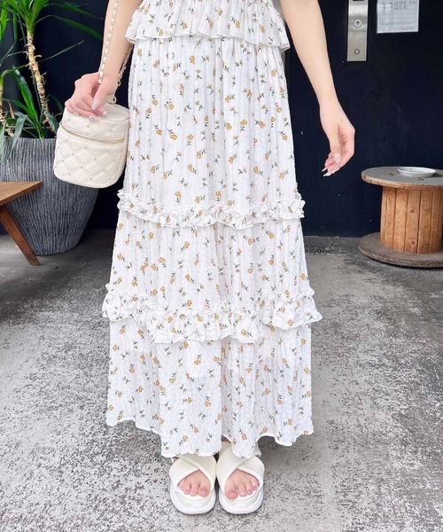 INGNI(イング)の「花柄フリルティアードスカート(セットアップ対応)(スカート・レディース・ブラック×ブルー/ホワイト×イエロー/ホワイト×ブルー・FREE)」の16枚目の写真