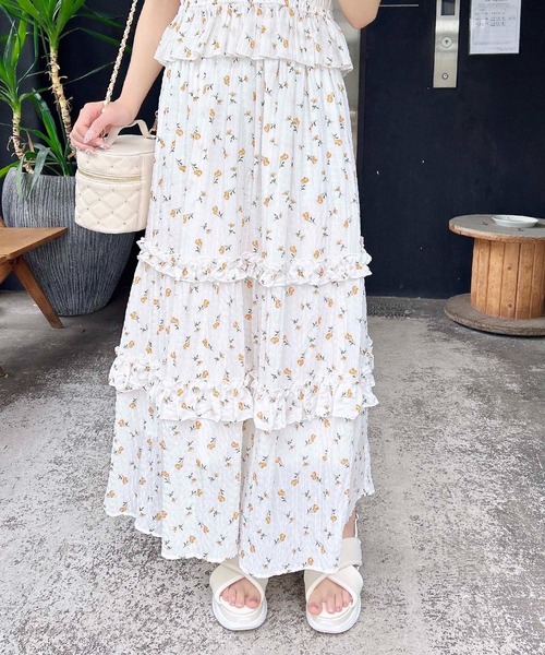 INGNI(イング)の「花柄フリルティアードスカート(セットアップ対応)(スカート・レディース・ブラック×ブルー/ホワイト×イエロー/ホワイト×ブルー・FREE)」の17枚目の写真