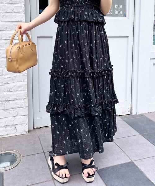INGNI(イング)の「花柄フリルティアードスカート(セットアップ対応)(スカート・レディース・ブラック×ブルー/ホワイト×イエロー/ホワイト×ブルー・FREE)」の22枚目の写真