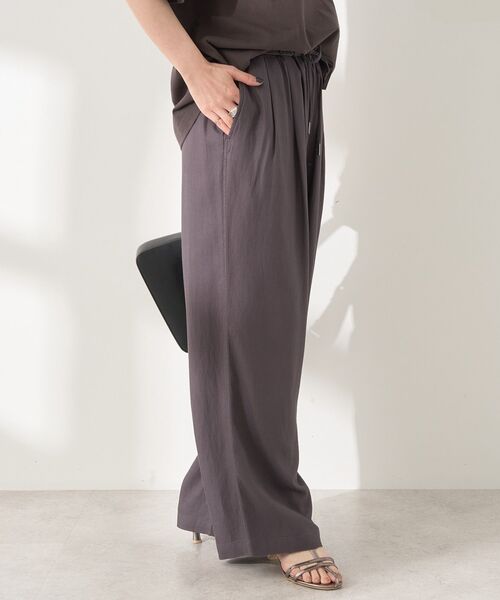 AMERICAN HOLIC（アメリカンホリック）の「接触冷感リネンブレンドタックワイドパンツ（その他パンツ・レディース・ベージュ/オリーブ/ブラック/ライトブルー/チャコールグレー・L/M）」の13枚目の写真