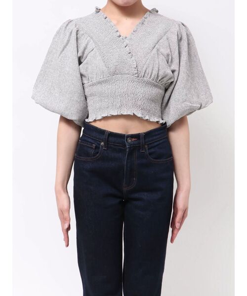 EMODA（エモダ）の「SHIRRING MINI TOP（Tシャツ/カットソー・レディース・グレー/ホワイト/ブルー/ピンク・FREE）」の2枚目の写真