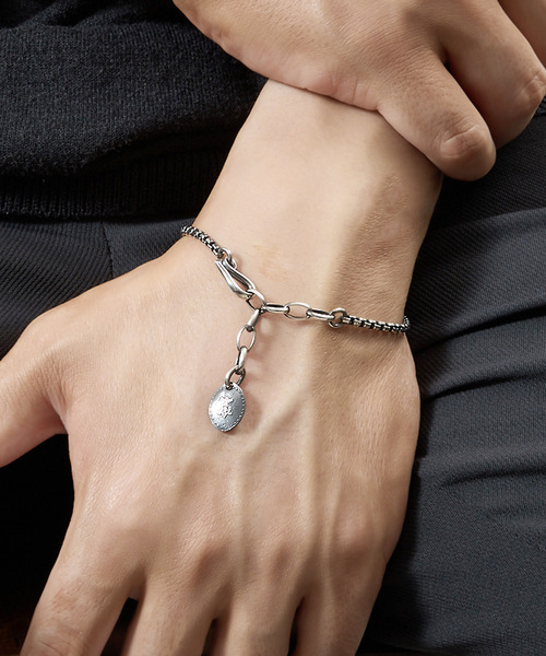 HARIM(ハリム)の「HARIM ハリム / NARROW SQUARE BLOCK CHAIN BRACELET シルバー925ナロースクエアブロックチェーンブレスレット / HRC019 BC(ブレスレット・メンズ・シルバー・FREE)」の1枚目の写真