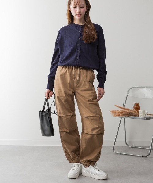 RCD(アールシーディー)の「リラックスワイド パラシュートパンツ(チノパンツ・レディース・ベージュ/ブラック/カーキ・M/L/LL/3L/4L)」の13枚目の写真