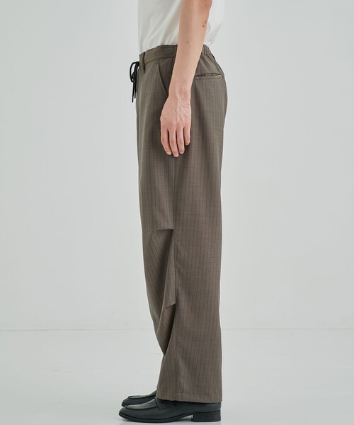 UNITED TOKYO（ユナイテッドトウキョウ）の「SUMMER WOOL パラシュートパンツ（カーゴパンツ・メンズ・ブラック/グレイッシュベージュ・1/2）」の16枚目の写真