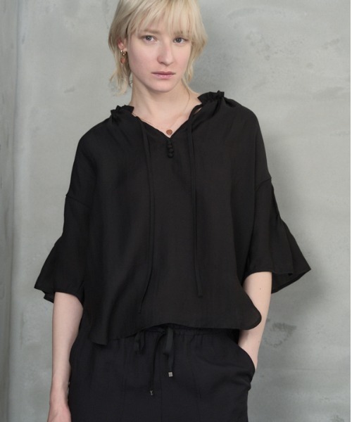 Muel Chic(ミュエルシック)の「Mont sheer blouse モントシアーブラウス(シャツ/ブラウス・レディース・コーラルピンク/ホワイト/ブラック・FREE)」の2枚目の写真