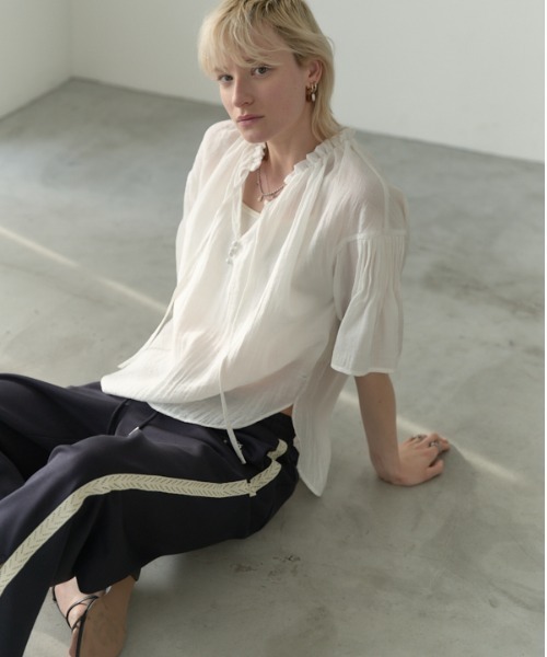 Muel Chic(ミュエルシック)の「Mont sheer blouse モントシアーブラウス(シャツ/ブラウス・レディース・コーラルピンク/ホワイト/ブラック・FREE)」の7枚目の写真