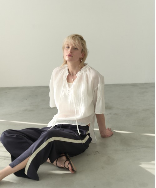 Muel Chic(ミュエルシック)の「Mont sheer blouse モントシアーブラウス(シャツ/ブラウス・レディース・コーラルピンク/ホワイト/ブラック・FREE)」の13枚目の写真