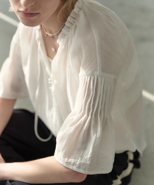 Muel Chic(ミュエルシック)の「Mont sheer blouse モントシアーブラウス(シャツ/ブラウス・レディース・コーラルピンク/ホワイト/ブラック・FREE)」の6枚目の写真