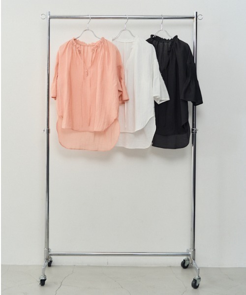 Muel Chic(ミュエルシック)の「Mont sheer blouse モントシアーブラウス(シャツ/ブラウス・レディース・コーラルピンク/ホワイト/ブラック・FREE)」の4枚目の写真