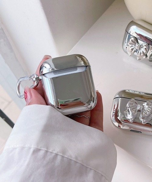 Fun & Daily（ファンアンドデイリー）の「Silver Ribbon AirPods4 Case / エアポッズ４（ヘッドフォン/イヤホン・レディース・シルバー・FREE）」の4枚目の写真